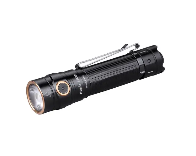 Lanterna profesionala Fenix LD30, 1600 lumeni, 205 m