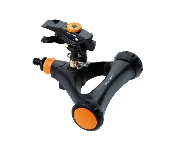 Aspersor pulsator cu roti Fiskars 1023656, spray reglabil, rotatie reglabila, cap metalic