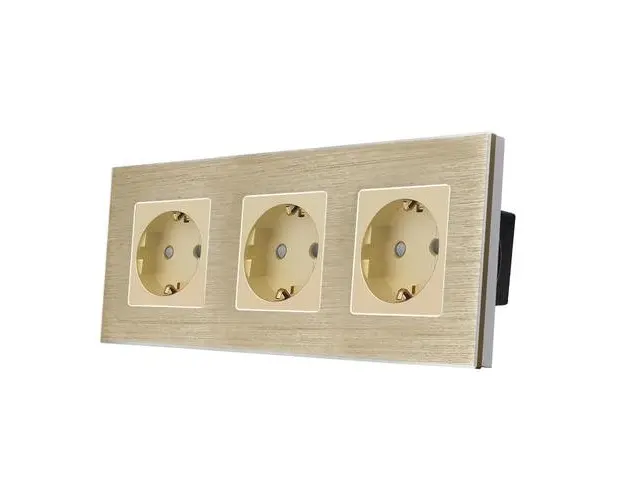 Priza Tripla LUXION cu rama din aluminiu