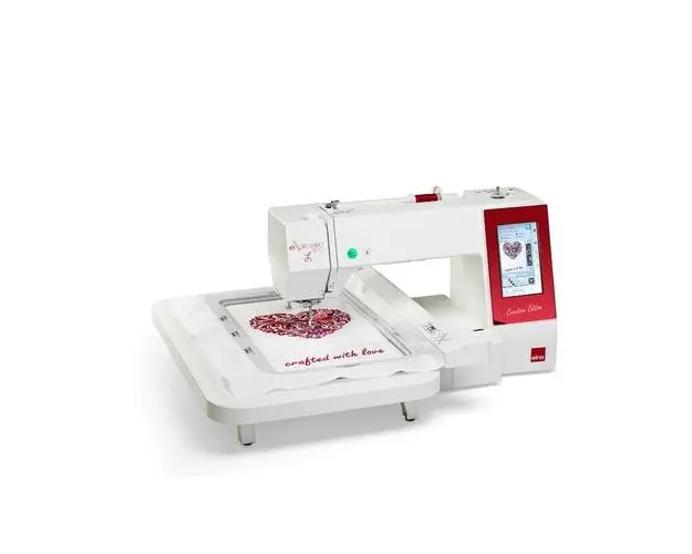 Masina de brodat Elna eXpressive 830L CE, 180 modele broderii, 6 fonturi, 1 alfabet, 860 ipm, Ecran LCD (Alb)