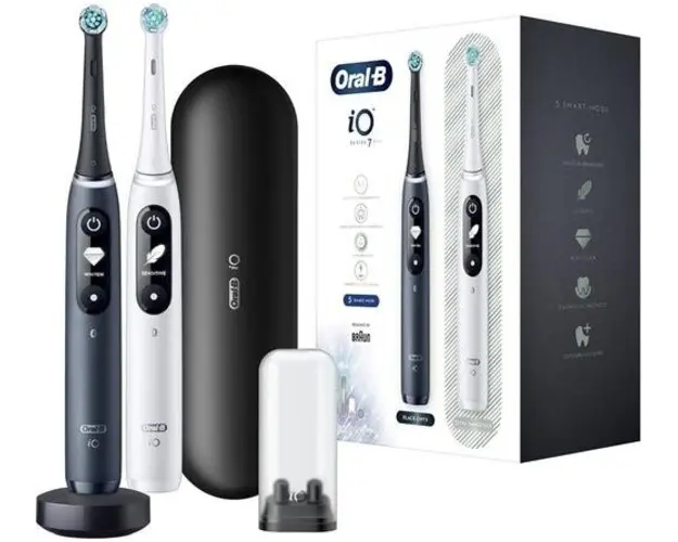 Set 2 x Periuta de dinti electrica Oral-B iO7 cu Tehnologie Magnetica si Micro-Vibratii, Inteligenta artificiala, Display led interactiv, Senzor de presiune Smart, Timer vizibil, 5 moduri, 1 incarcator magnetic, 1 Trusa de calatorie (Negru/Alb)