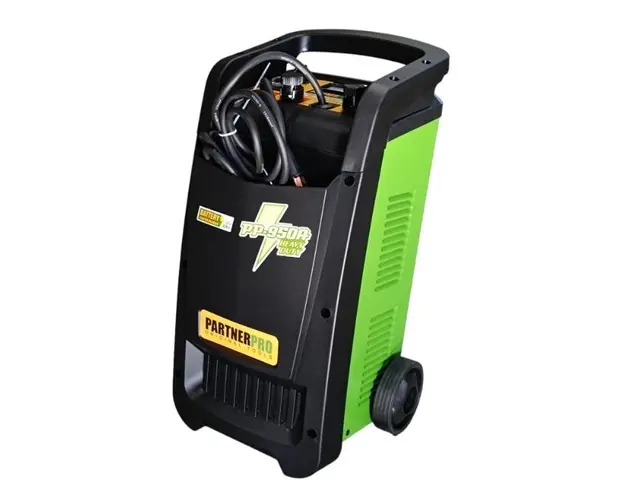 Robot pornire auto PARTNER PRO PP-950A, tensiune de iesire 6/12 V, curent incarcare 10 A