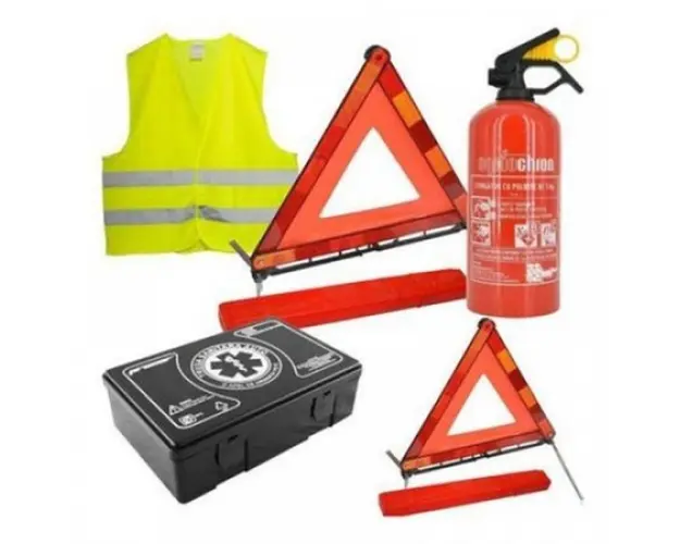 Kit Siguranta Auto : 1 X Trusa Medicala 2 x Triunghi Reflectorizant 1 X Vesta 1 X Extinctor in Termen