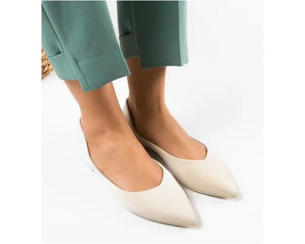 Balerini dama Yndyanka Bej