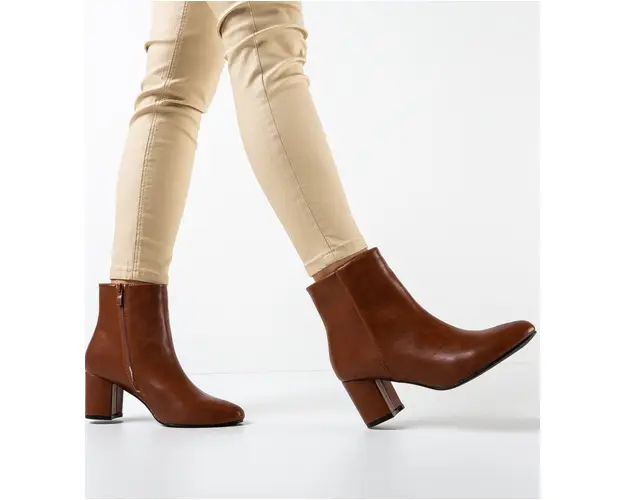 Botine dama Asad Camel