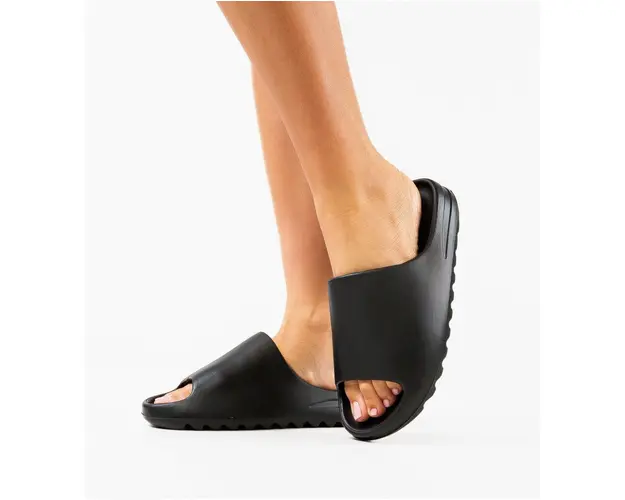 Papuci dama Banuta Negri