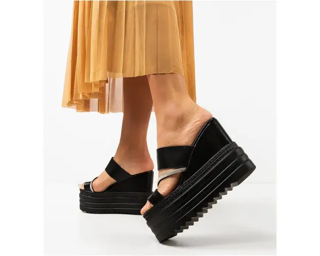 Saboti dama Christel Negri