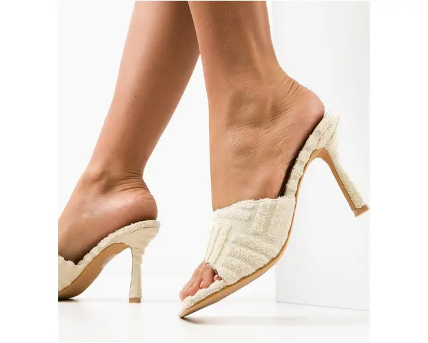 Saboti dama Zora Bej