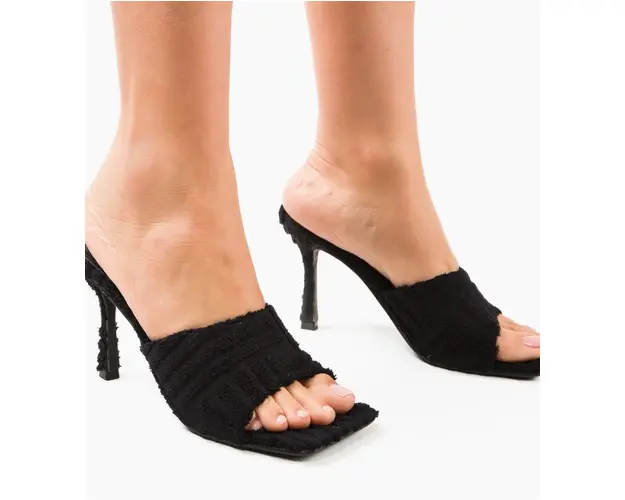 Saboti dama Zora Negri