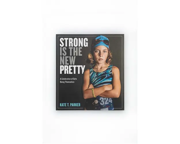 Workman Publishing carte Strong Is the New Pretty, Kate T. Parker