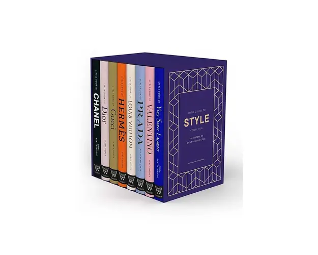 set de carti Little Guides to Style Collection by Emma Baxter-Wright, Karen Homer in English 8-pack