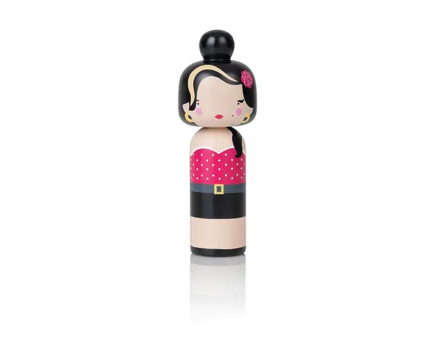 Lucie Kaas papusa kokeshi Amy