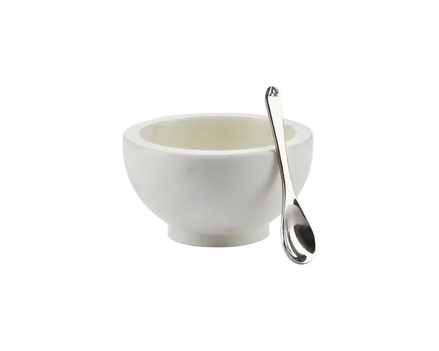 Bahne un vas cu o lingura