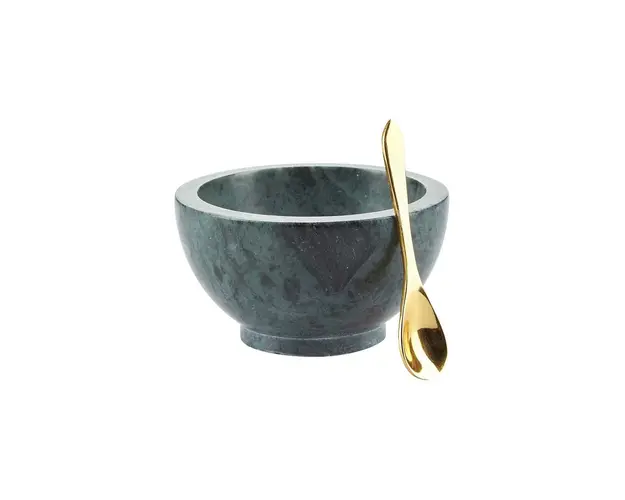 Bahne un vas cu o lingura