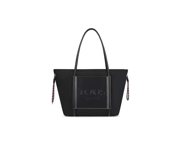 Tous poseta culoarea negru