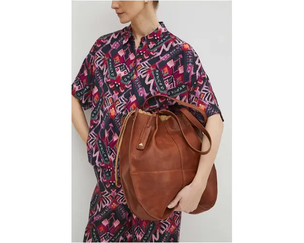 Medicine poseta culoarea maro