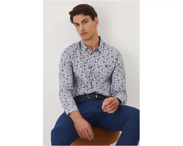 Medicine camasa barbati, culoarea alb, cu guler clasic, slim