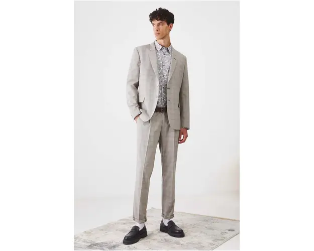 Medicine sacou barbati, culoarea bej