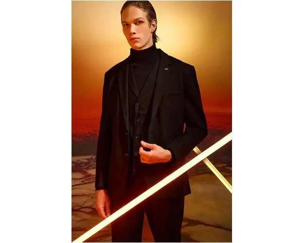 Medicine sacou barbati, culoarea negru