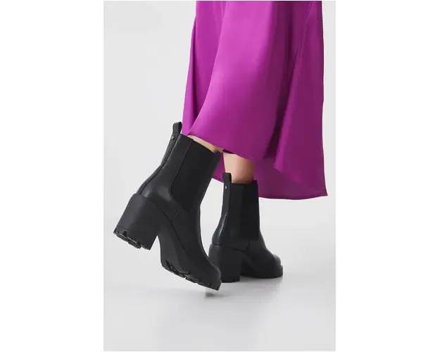 Medicine botine culoarea negru, cu toc drept