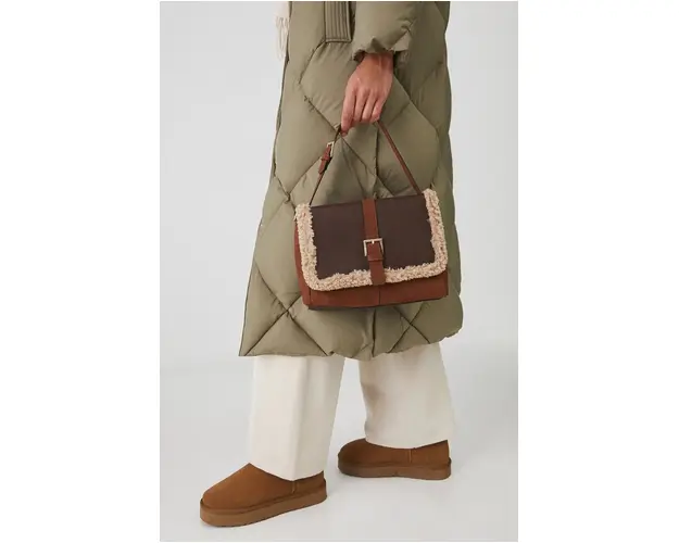 Medicine poseta culoarea maro