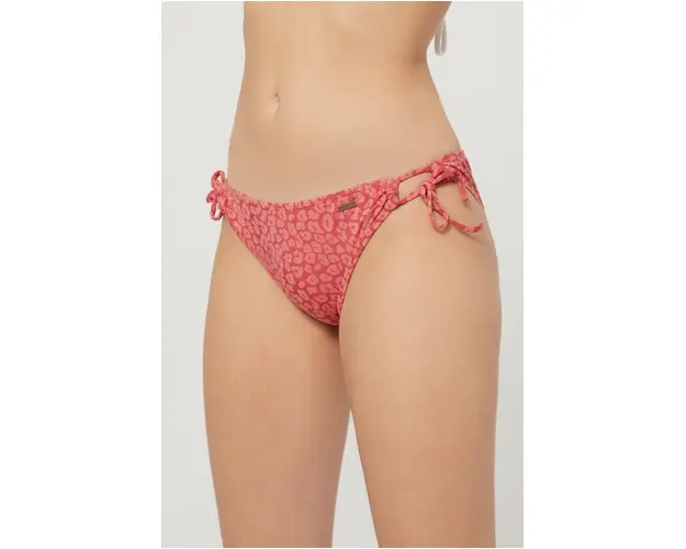 Protest chiloti de baie culoarea roz