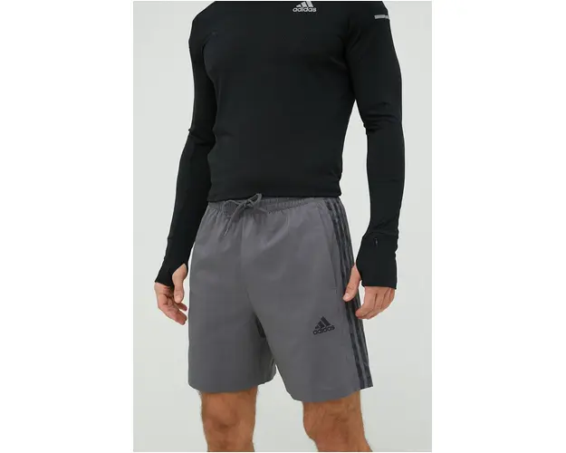 adidas pantaloni scurti de antrenament Essentials Chelsea barbati, culoarea gri IC1494