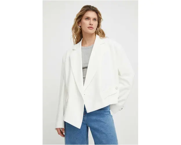 Remain sacou culoarea bej, un singur rand de nasturi, neted