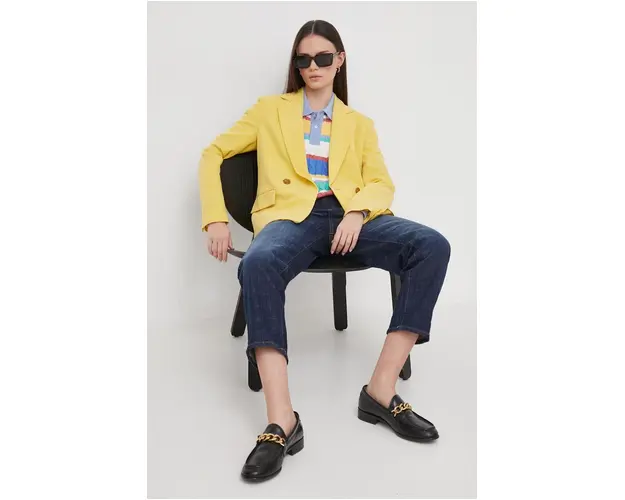 Sisley sacou culoarea galben, cu doua randuri de nasturi, neted