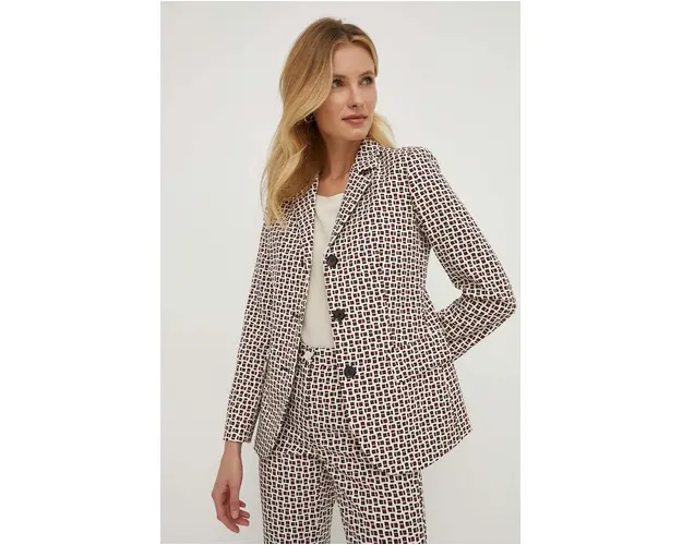 Sisley sacou un singur rand de nasturi, modelator