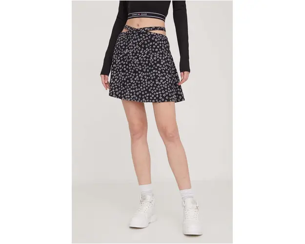 Tommy Jeans fusta culoarea negru, mini, evazati DW0DW17438