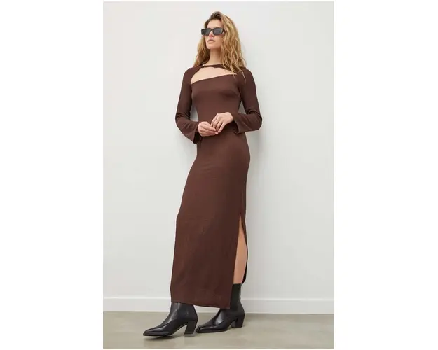 Résumé rochie culoarea maro, maxi, drept