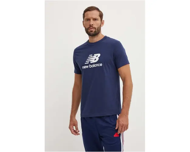 New Balance tricou din bumbac Sport Essentials barbati, culoarea albastru marin, cu imprimeu, MT41502NNY