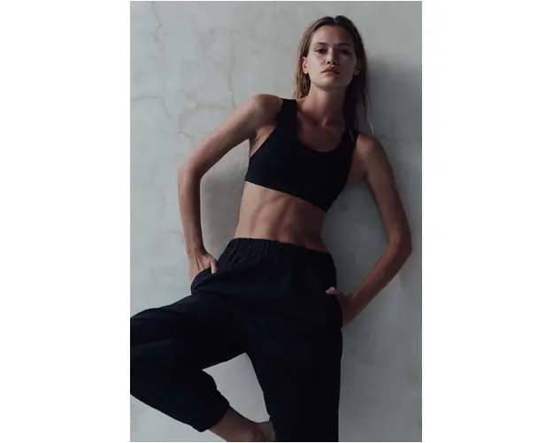 MUUV. Sutien sport V Shape culoarea negru, material neted