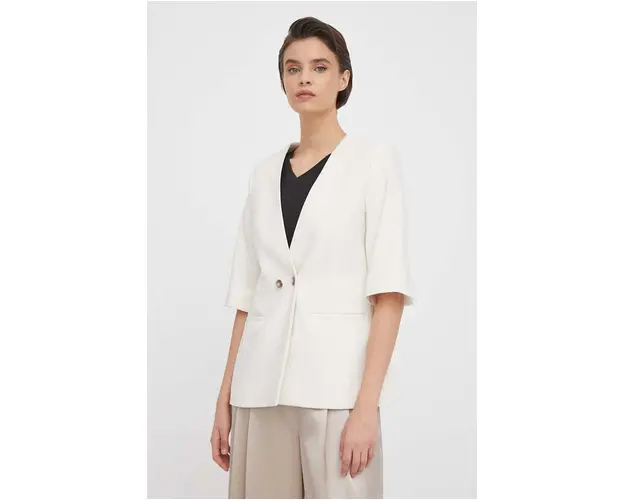 Mos Mosh sacou culoarea bej, cu doua randuri de nasturi, neted