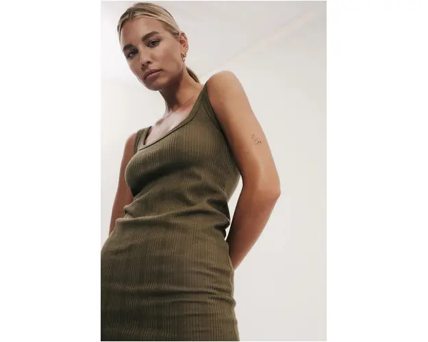 MUUV. rochie din bumbac FENDU culoarea verde, midi, mulata