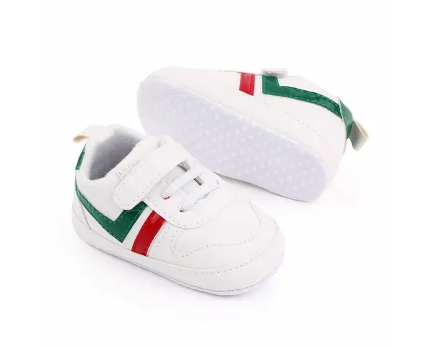 Adidasi albi cu insertie rosie si verde