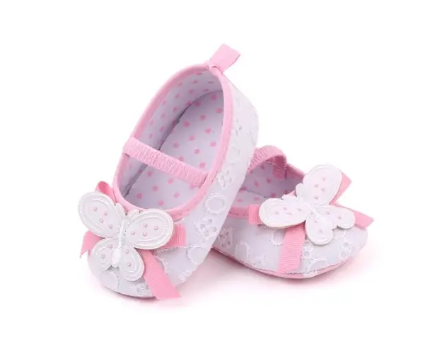 Balerini albi cu detalii roz si cu fluturasi