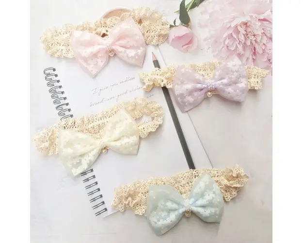 Bentita din dantela cu fundita si perluta