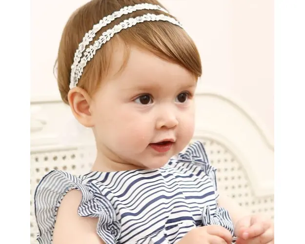 Bentita din danteluta cu strasuri