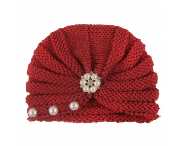 Caciulita crosetata tip turban cu perlute si strasuri