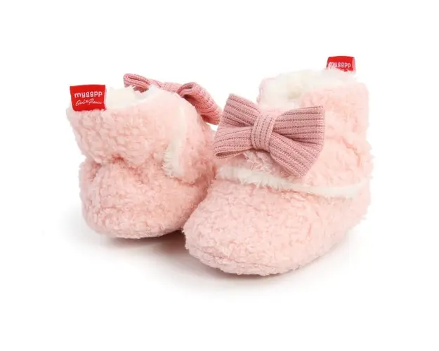 Cizmulite roz cu fundita pentru fetite