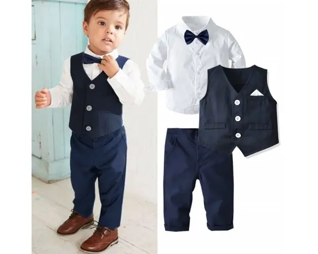 Costum elegant bleumarine cu vestuta si papion
