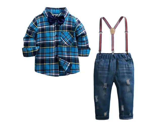 Costumas cu blugi si camasuta in carouri albastre