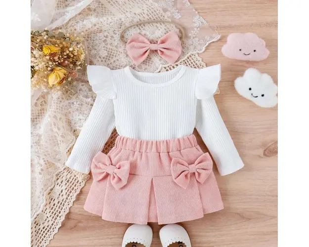 Costumas cu bluzita si fustita roz pudra din reiat