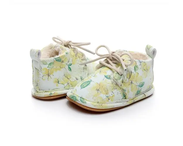 Ghetute albe imblanite- Yellow flowers