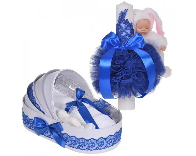 Lumanare botez cu iepuras pufos si trusou botez in landou, decor dantela Albastra, Denikos® 858