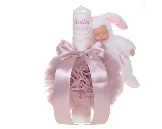 Lumanare botez personalizata, decor roz pudra cu tul, dantela si o jucarie iepuras, Denikos® 731