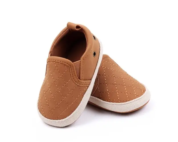 Pantofi maro tip mocasini pentru bebelusi