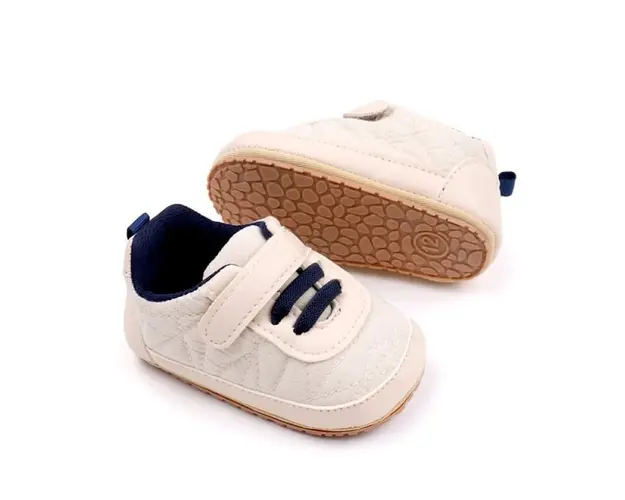 Pantofiori crem cu sireturi bleumarine pentru baietei